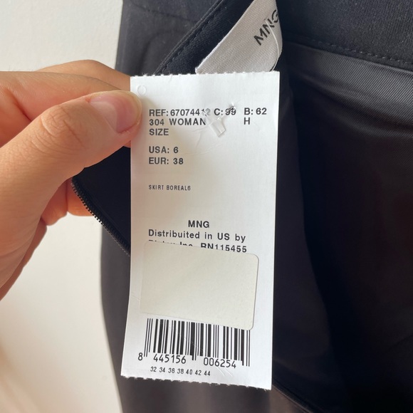 Black Mango Skirt 🖤 - Picture 5 of 6